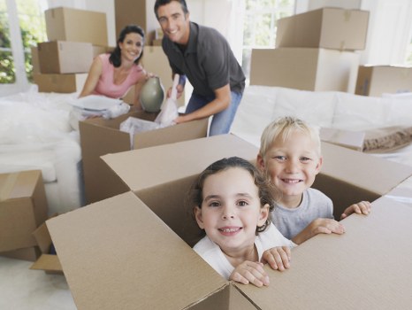 Delivery and removal service contract details with customer responsibilities