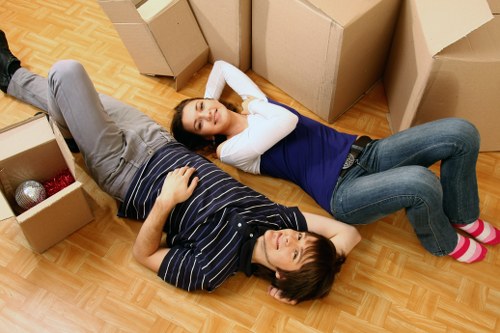 West Kensington moving van service for residential and business moves